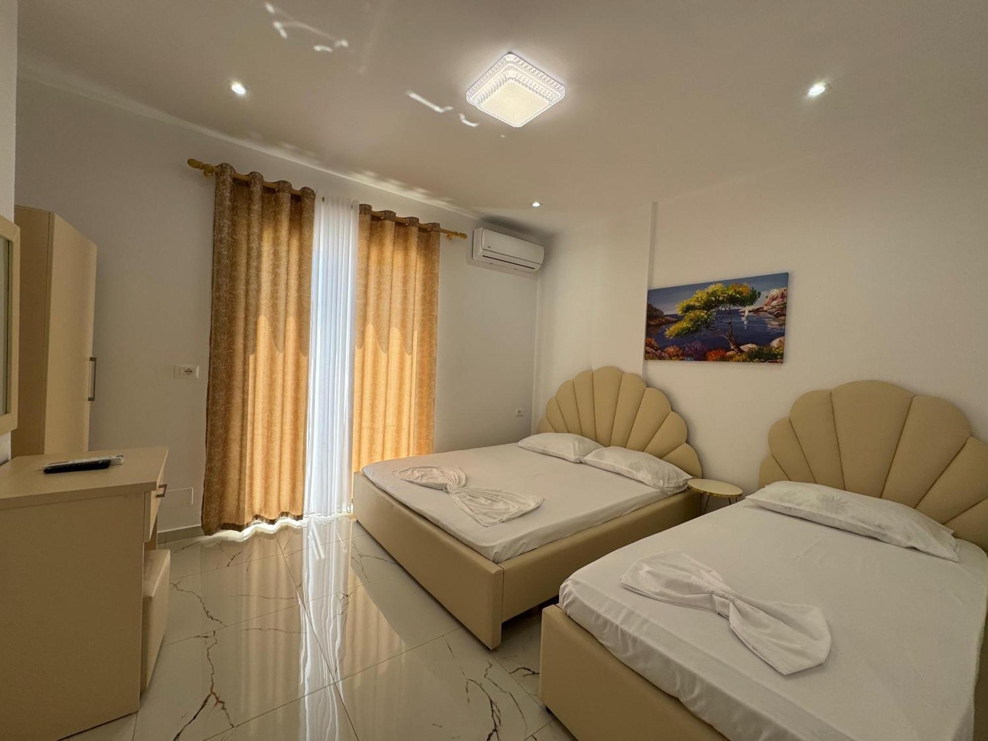 Vila Hergi Sarandë Exterior foto