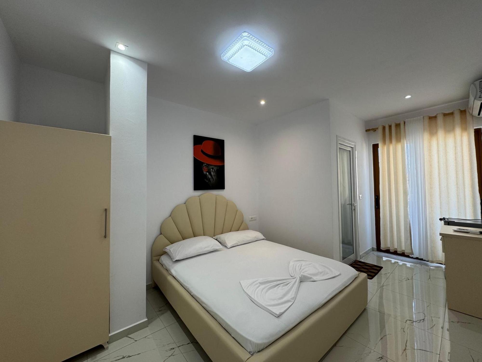 Vila Hergi Sarandë Exterior foto