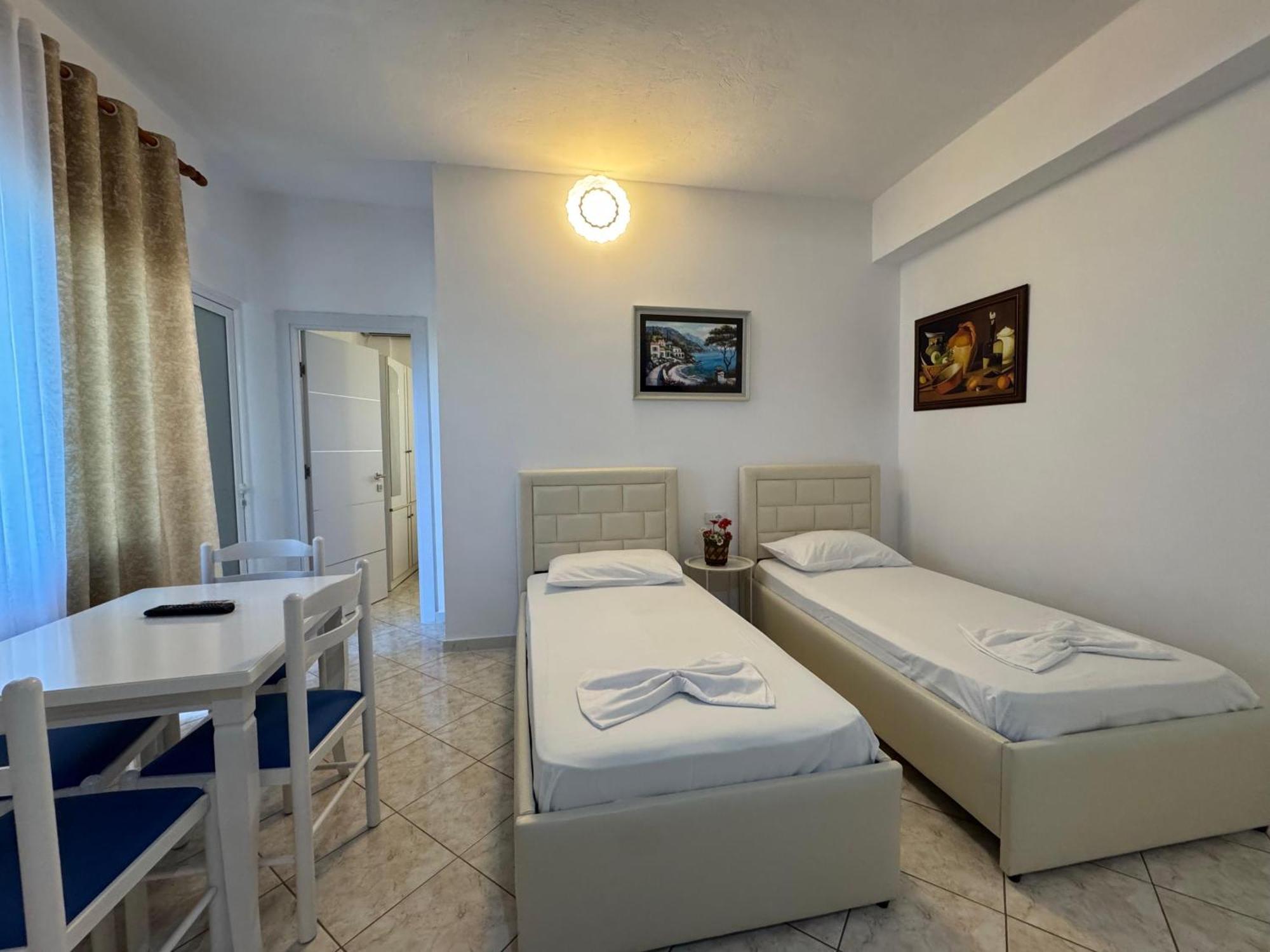 Vila Hergi Sarandë Exterior foto