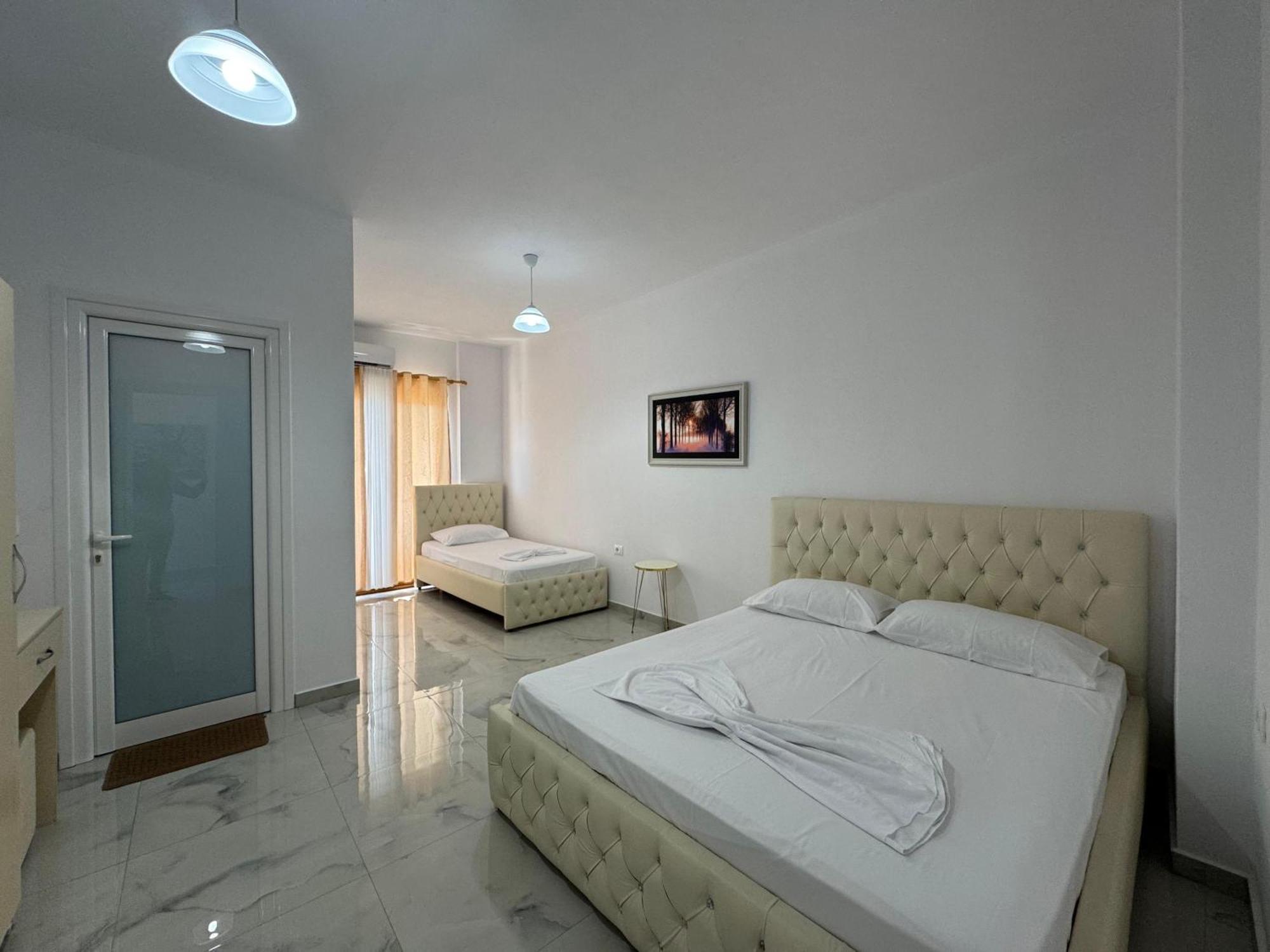 Vila Hergi Sarandë Exterior foto