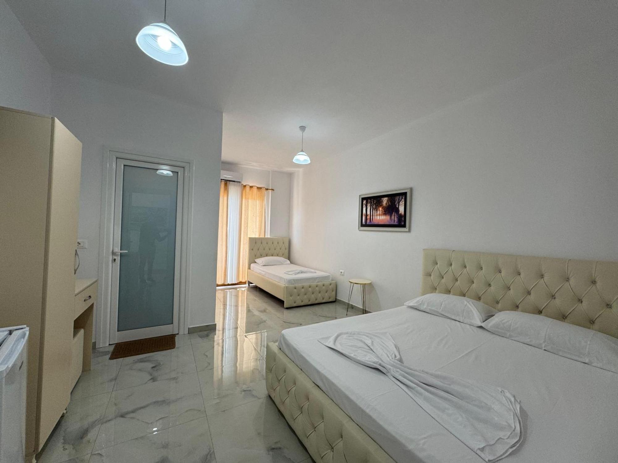 Vila Hergi Sarandë Exterior foto
